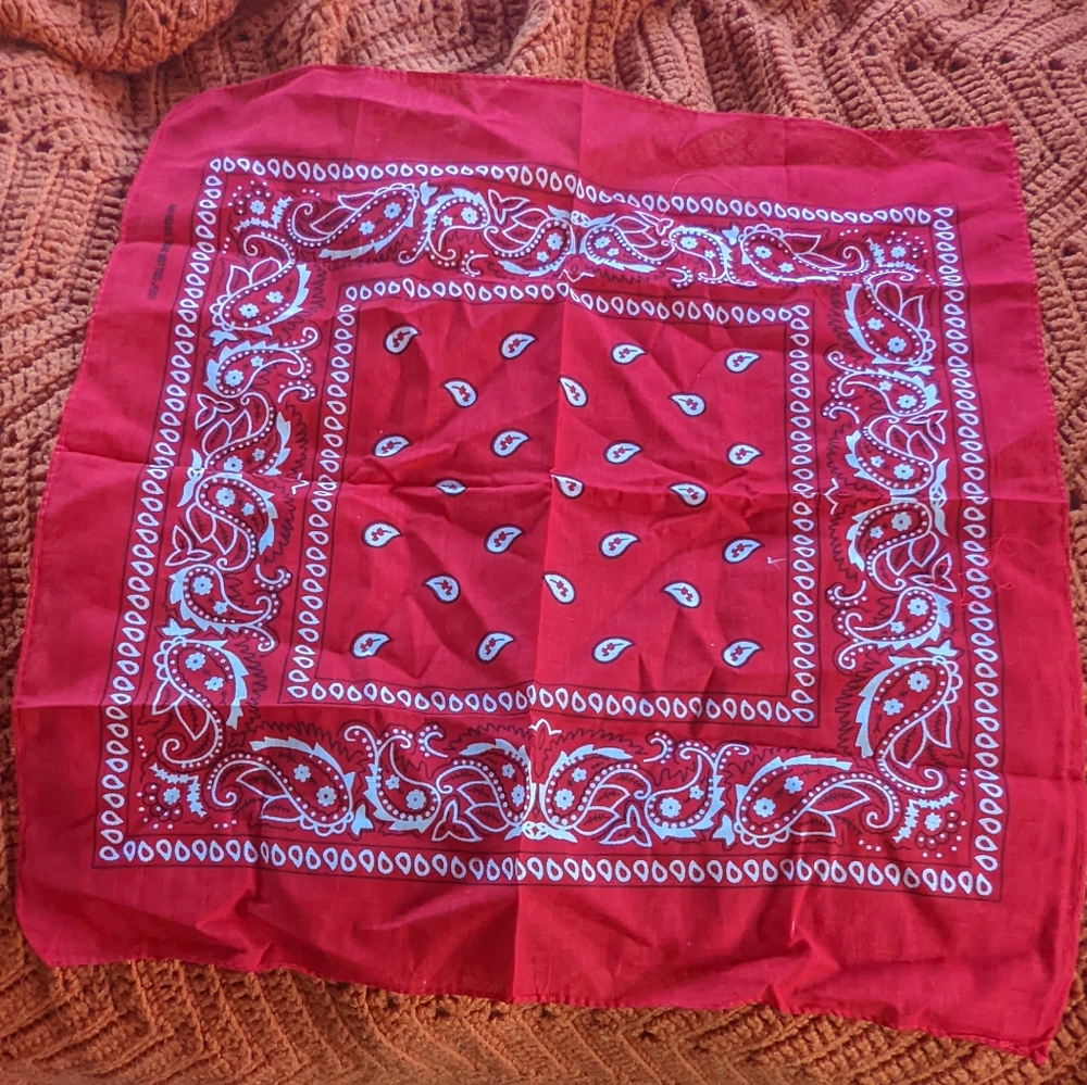 Basic Red Bandana